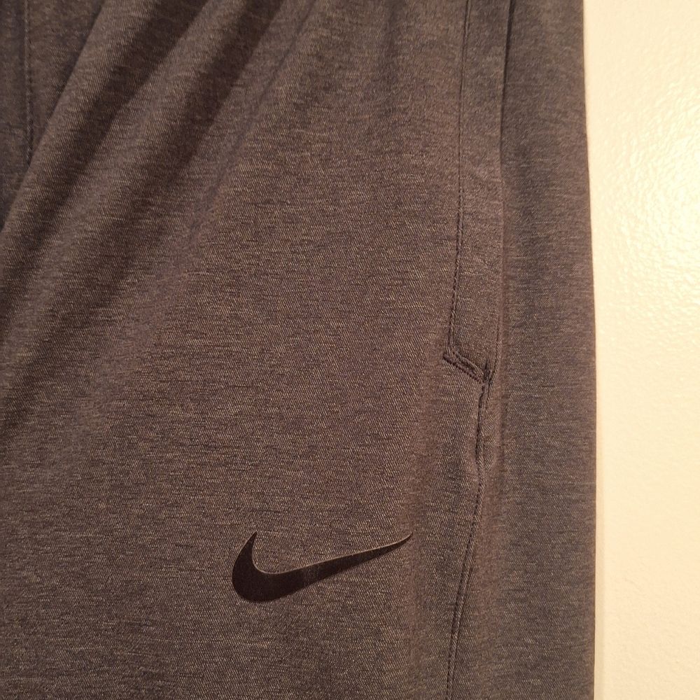 Nike Shield Joggers Size M Dark Gray With Zip Pockets Men's Pull On‎ Pant